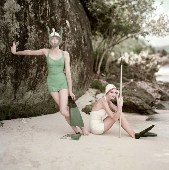 Девушки перед занятием подводным ловом 1960е годы