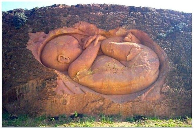 СантоДоминго Доминикана Гигантский зародыш вырезанный в скале Скульптуры интересное скалы