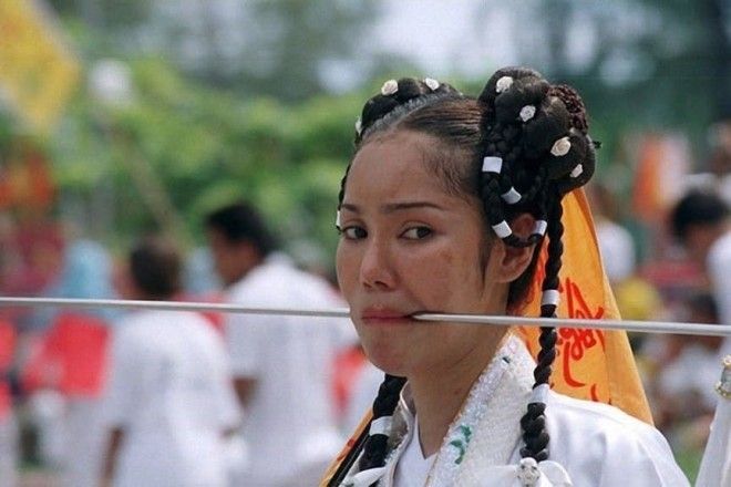 15 странных фестивалей которые можно увидеть только в Азии