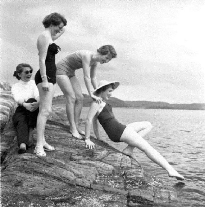Купание красавиц в холодной воде 1960е годы