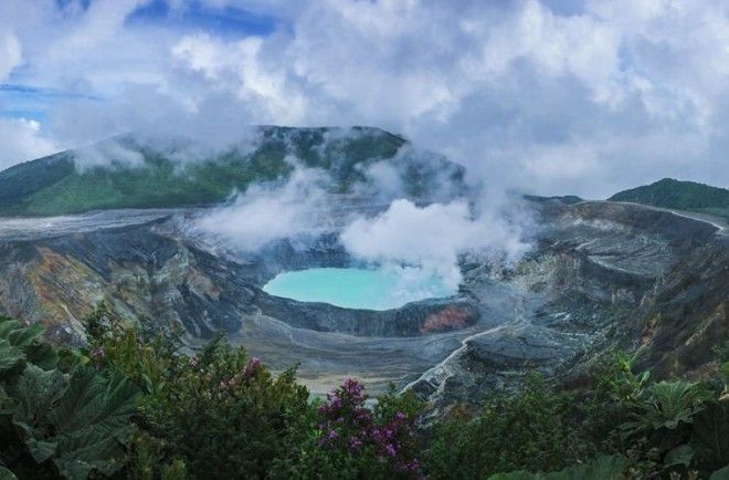 Купаться в кратерах вулканов в мире костарика люди