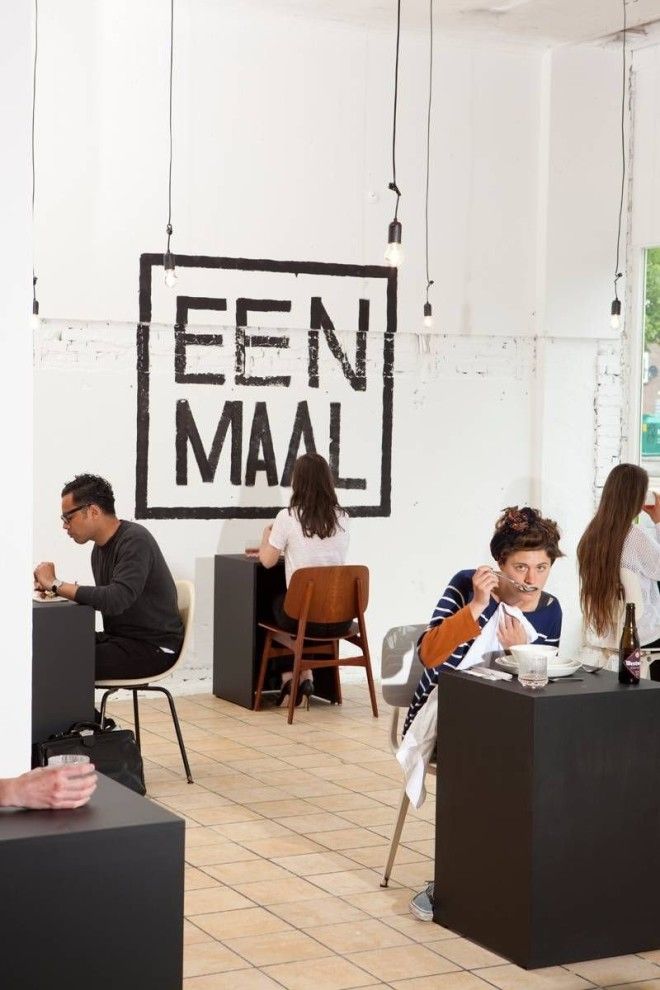 5 В Нидерландах сеть кафе Eenmaal интересно интроверт ресторан сам с собой