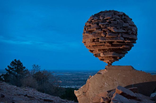 10 скульптур зависших в воздухе вопреки гравитации