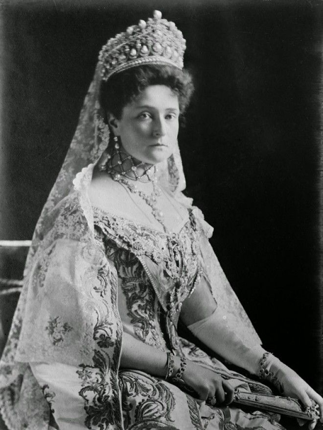 Императрица Александра Федоровна в брачном бриллиантовом венце Фото borisliebkindlivejournalcom