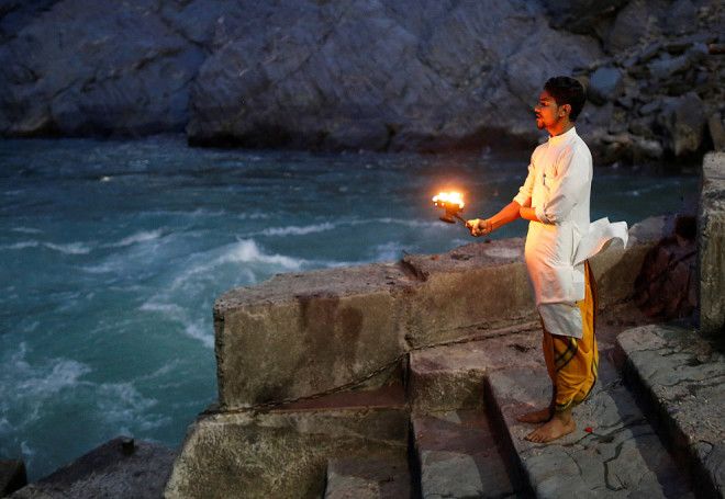 Река Ганг от кристальной чистоты до ужасного загрязнения
