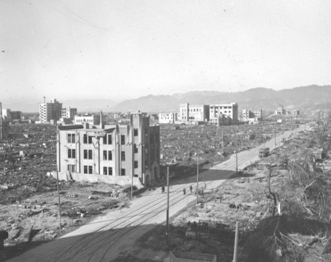 Вид на район Геиби в Хиросиме после атомной бомбардировки в 1945 году