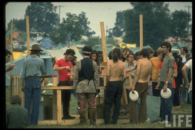 80 уникальных фотографий Вудсток 1969 года на снимках журнала LIFE