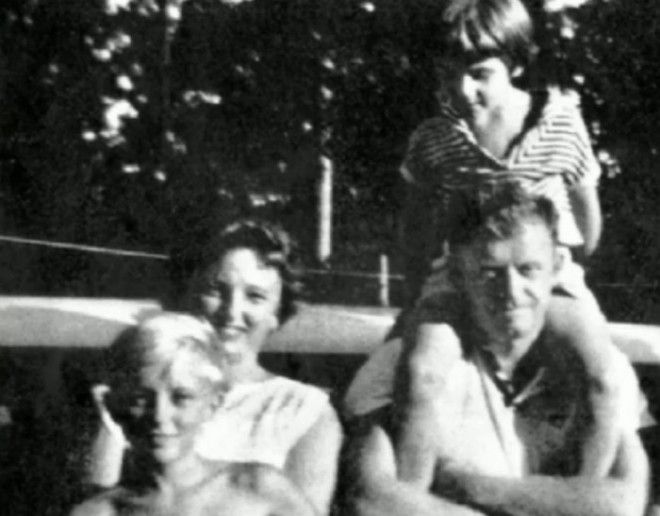 LBВ 1961 году маленькая девочка была найдена в море Вот ее история