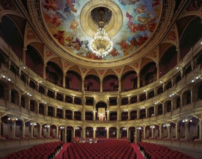 Самые красивые оперные театры мира (24 фото)