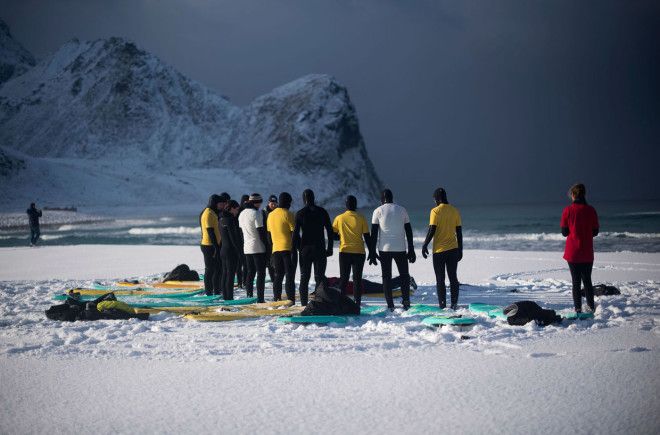 Арктический норвежский серфинг