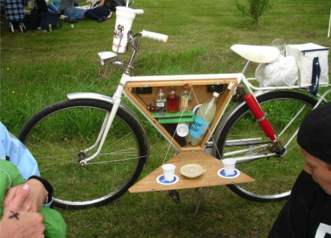Велосипед с откидным столиком