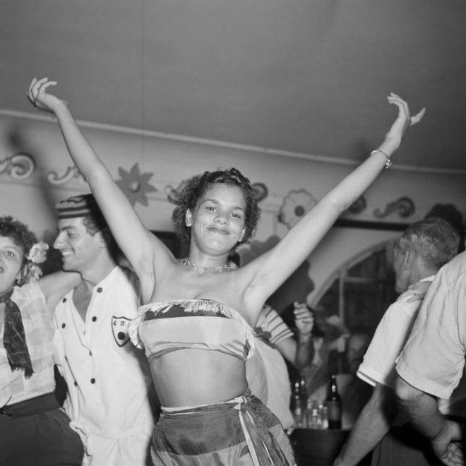SГорячие бразильянки и жаркие танцы