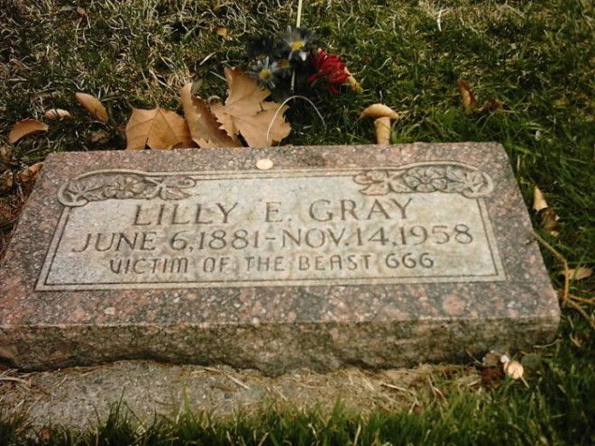 Памятный камень на могиле Лилли Грэй на кладбище Солт Лэйк Сити