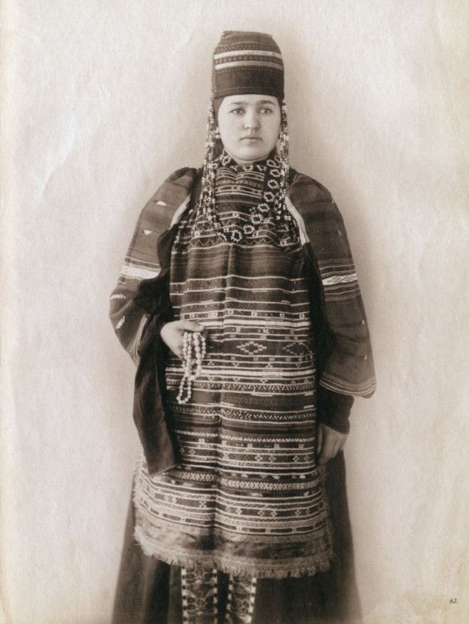 Русские красавицы 19-го века в традиционных костюмах 5