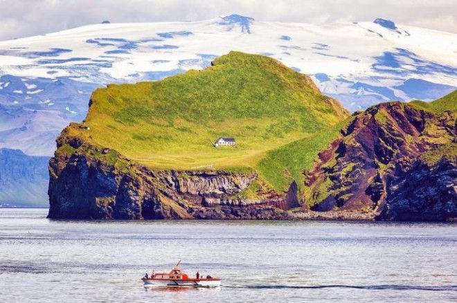 Sайна самого одинокого дома Исландиичей он и как выглядит с другого ракурса