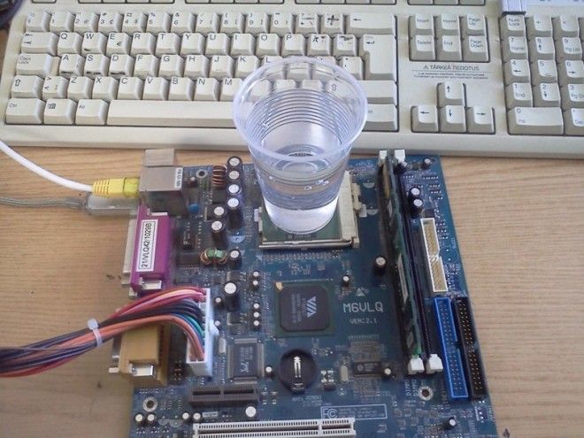 Гениальные инженерные решения по охлаждению компьютера в жару