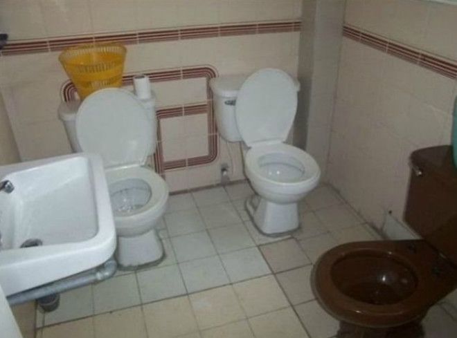 Туалет для любителей компании