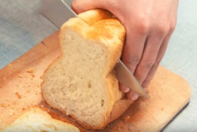 Как порезать свежий хлеб