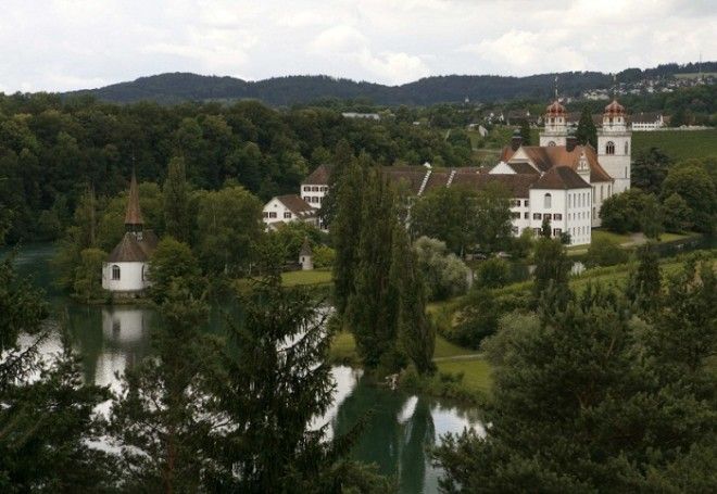 Больше половины жителей деревни Рейнау Rheinau согласились на эксперимент Швейцария
