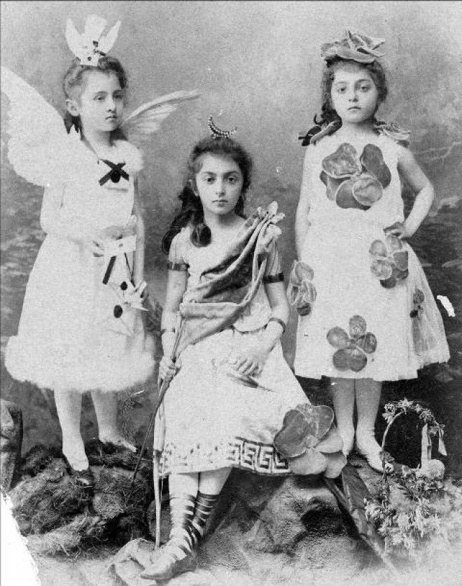 Сёстры Елена, Мэри и Тамара