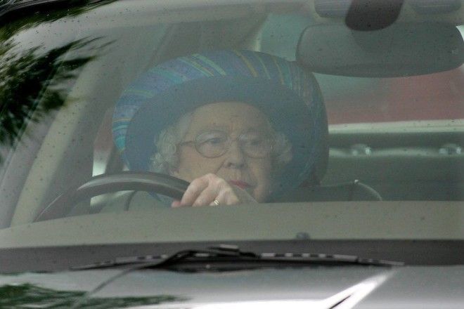 S12 неожиданных фотографий о простой жизни британской королевской семьи