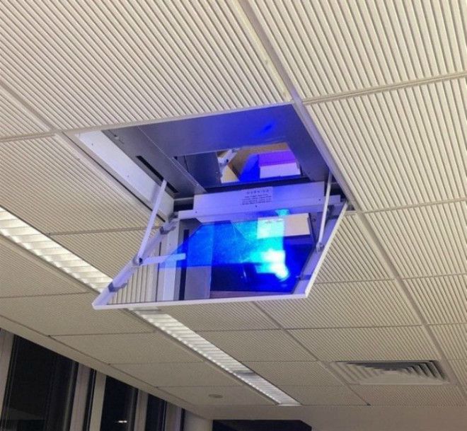 Проектор встроенный в потолок