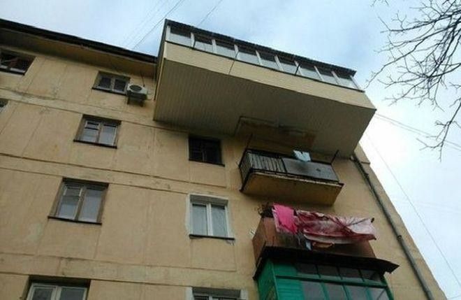 SОбнаглевшие соседи которые расширили балкон и теперь всех этим бесят