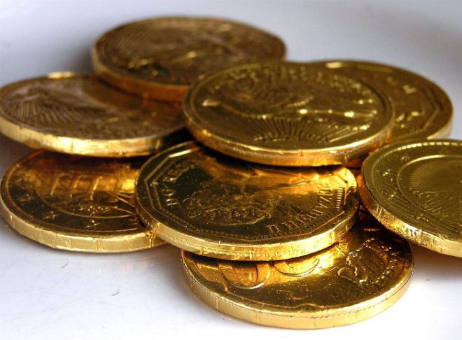 Монетки из шоколада Фото miifotoscom