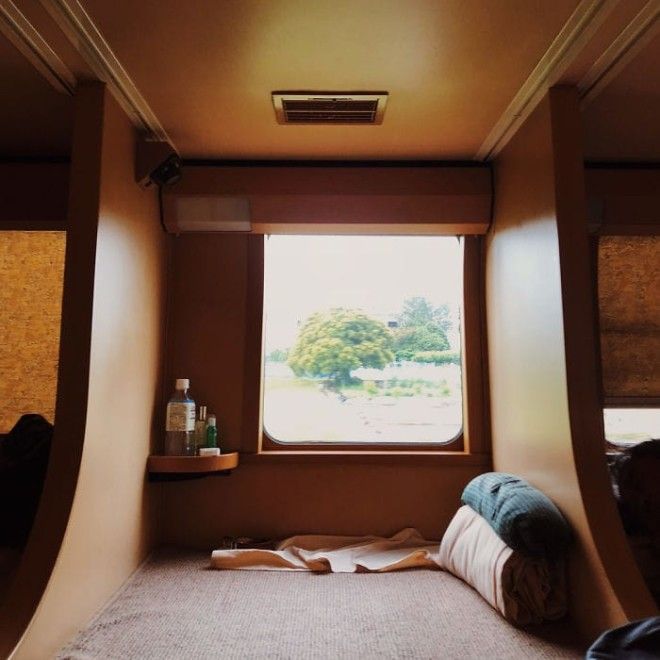 SВ 2019 году по Японии всё ещё колесит уникальный спальный поезд из 70х