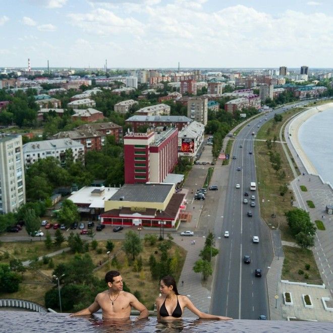 SЕсли бы в Омске были открытые бассейны с видом на город 7 угарных фото