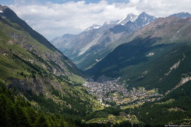 SЭта деревня в Швейцарии выглядит как райский уголок