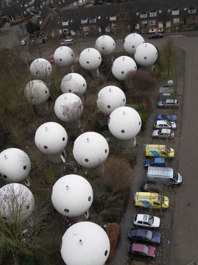 Странные шары которые на самом деле являются голландскими домами и вот что там внутри