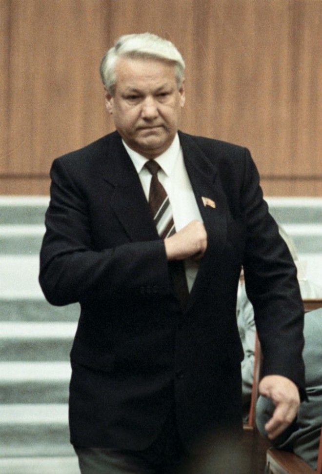 SА вы знали почему у Ельцина не хватало двух пальцев на руке