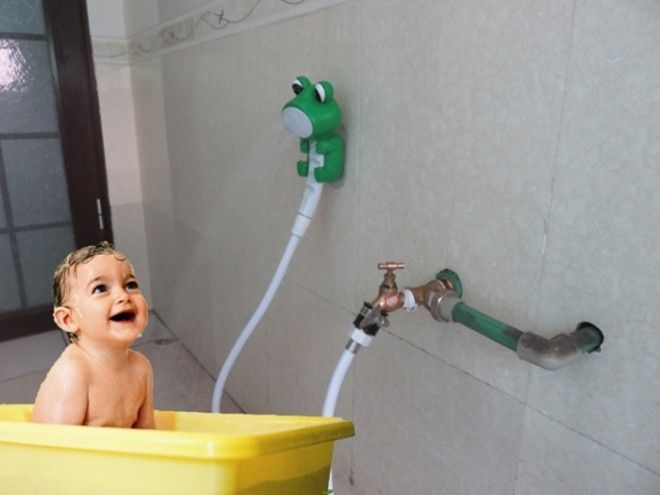 С такой насадкой мыть ребенка будет намного удобней Фото i0wpcom