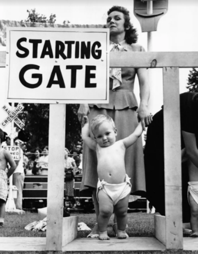 4 странных факта про детские гонки в Америке в которых участвовали младенцы