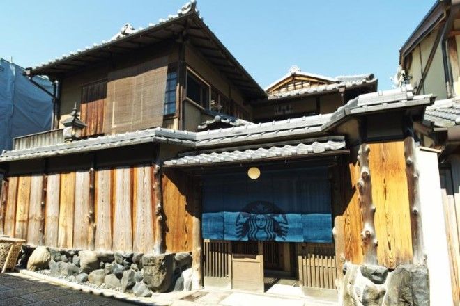 SB5 колоритных фото Старбакса который находится в 300летнем японском доме