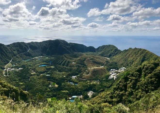 S7 завораживающих фото японской деревни которая находится в кратере вулкана