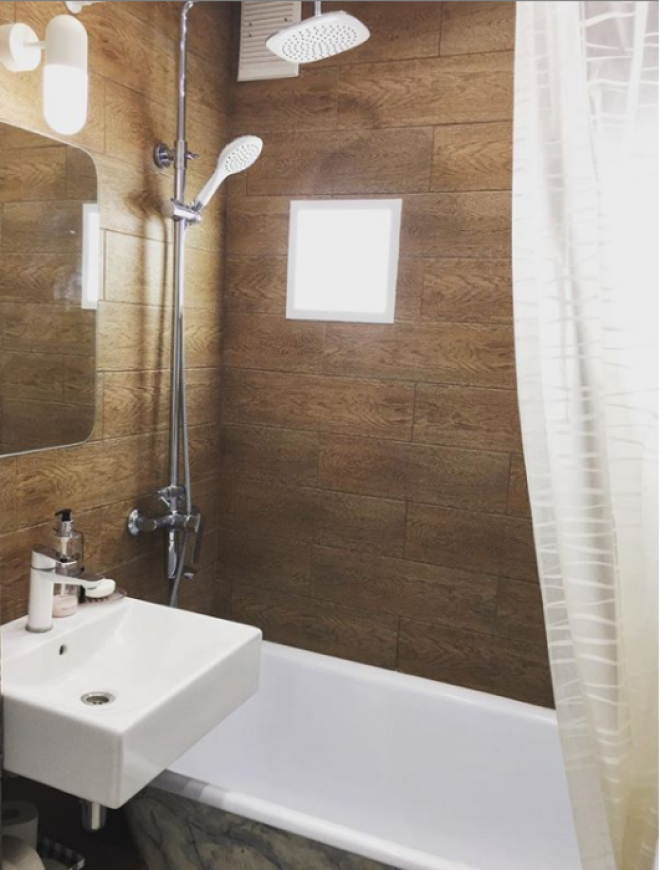 Интерьер ванной комнаты в переделанной малогабаритной хрущевке Фото instagramcom oksanamatyash
