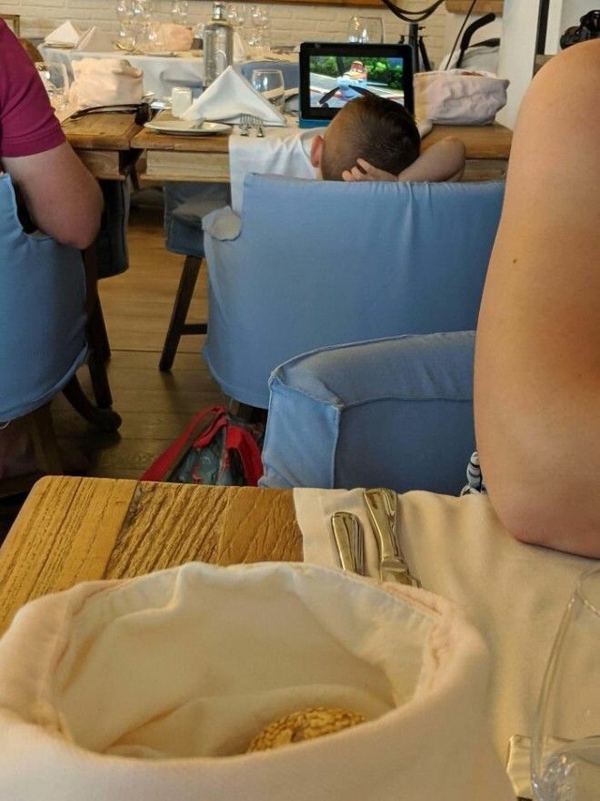 ребенок в ресторане