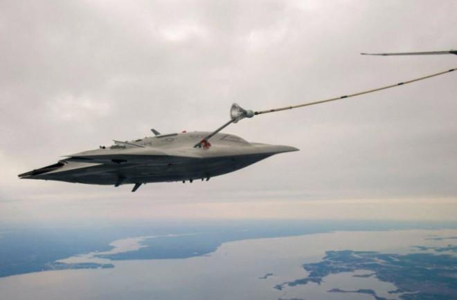 Боевой беспилотник X-47 Pegasus американской компании Northrop Grumman в рамках испытательной программы выполнял различные задачи, причем порой весьма нетривиальные