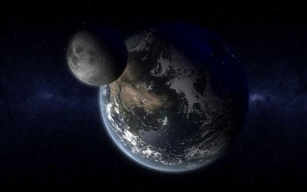 Планетологи предположили, откуда у Луны неправильная орбита.