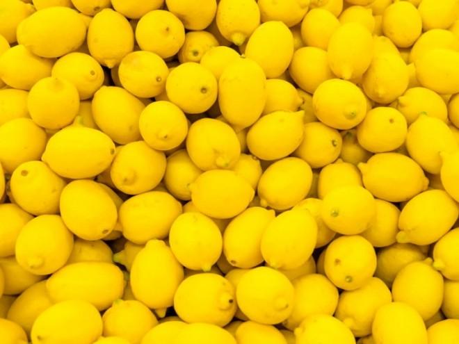 Лимон сильнее химиотерапии в 10000 раз.