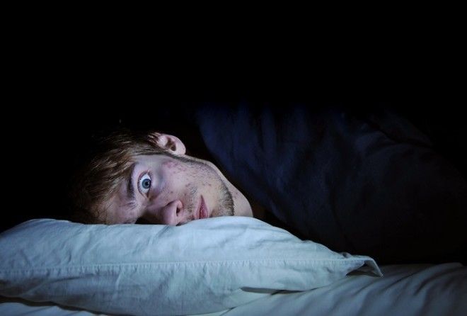 9 вещей, которые врачи настоятельно просят не делать, чтобы не иметь проблем с засыпанием  